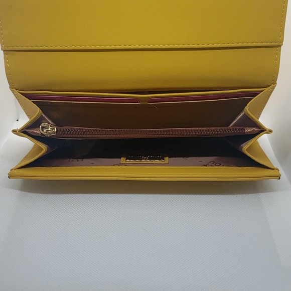 Mustard Yellow Wallet - Picture 4 of 5